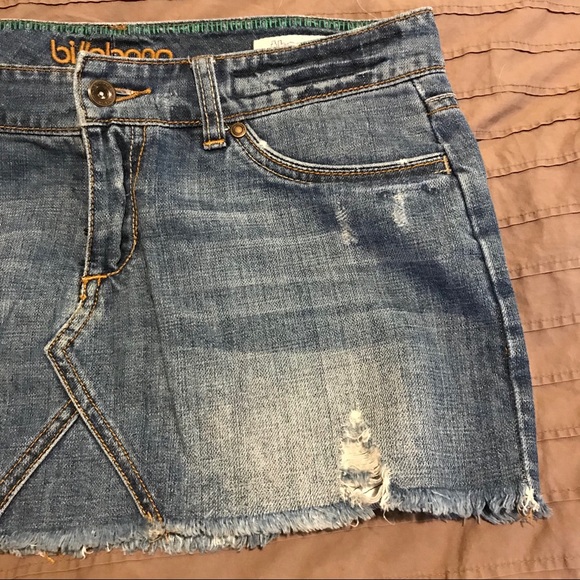 Billabong size 5 Denim Skirt - Picture 2 of 6